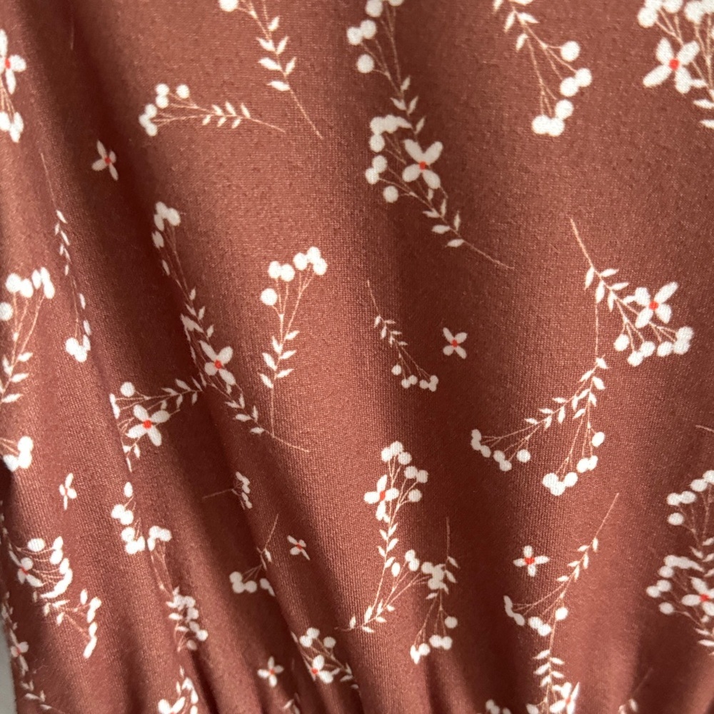 Charming Brown Kids Dress with Floral Design - Picture 4 of 6
